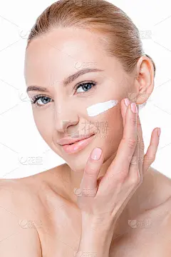 女人用奶油