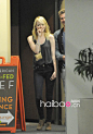 欢乐情侣Couple艾玛·斯通 (Emma Stone) 和男友安德鲁·加菲尔德 (Andrew Garfield) 外出用餐(8月11日)