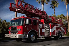 救火车消防车交通工具摄影图