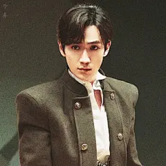 朱一龙#朱一龙幻乐之城# 
我的拢龙啊 又奶又A
第三组是什么我见犹怜的贵族小王子啊

头像壁纸桌面都安排了
禁二改
@朱一龙 ​​​​