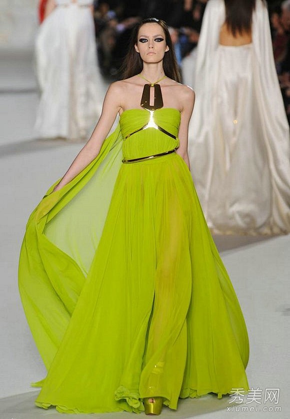 Versace2012春夏服饰 鲜艳绿色...