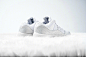 这双女生专属的AIR JORDAN 11 RETRO LOW PR HC GG - WHITE/PURE PLATINUM即将在明天正式发售。纯白配色搭配优质皮革营造出卓越质感。该鞋款将在5月20日正式发售，售价175美元。images via Sneaker Politics ​​​​（2048 x 1367）