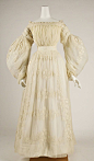 服裝｜1838年左右，刺繡嫁衣。