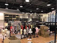 女装店货架