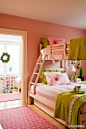 ◆温馨卧室◆ 粉嫩上下铺，颜色搭配很协调~~~更多居家美图，欢迎关注@时尚家居精选