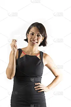 拿着名片的美丽女人