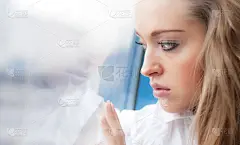 伤心的女人