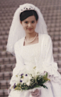 “小龙女”李若彤早年婚纱照 清纯又甜美