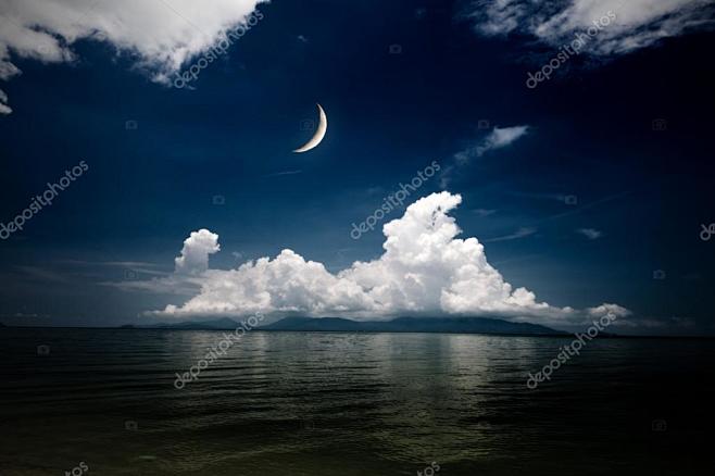 海和月亮