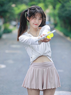 陪她种桃树采集到女性动态
