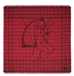 “苏格兰方格呢短裙”（Kilt）
设计者： Florence Manlik
系列：2011秋冬
本款方巾的灵感来自爱马仕典藏的一款马毯，在吸收了苏格兰格子呢精髓的同时，又对其进行全新诠释。方巾所用的轻质真丝是向英式领带编织工艺的致敬，上面套印有一个别具风格的马头，同时配以流苏装饰。