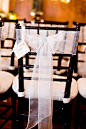 12张丝带布幔装饰婚礼座椅后背的灵感图片