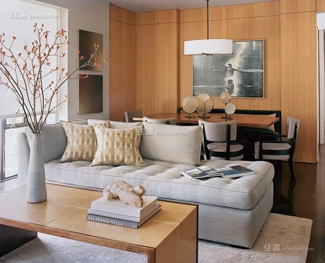 日式风格喜欢使用低彩度的家具搭配，灰色沙...