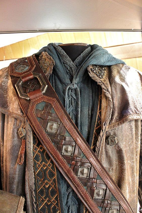 Kili's costume. Pecu...