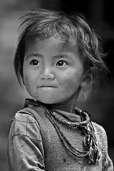 陈瑞元《藏族女孩》“孩子的眼睛是多么清澈...