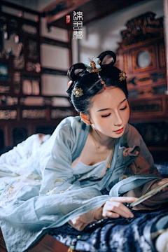 平面设计—夜猫采集到中国风 汉服 京剧 旗袍