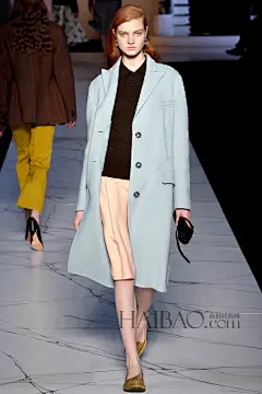 【图】柔到快要融化的Baby Blue，让眼睛也吃口“冰淇淋”！2013秋冬流行色之婴儿蓝时装，你想不想来一件？_第8页_流行色_海报时尚网