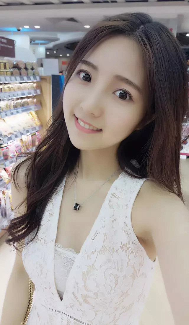 丰满成熟美女性感自拍照图片510自拍美女美桌网