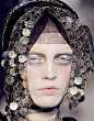 heidi mount at john galliano fall winter 2009/10 约翰·加利亚诺 (John Galliano)关注时尚 关注搭配 关注@MZ教你完美搭配 #潮人# #时尚# #欧美#