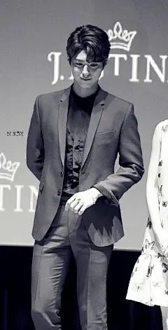 #朴宝剑# 【高清】160517 JESTINA签名会饭拍  cr：hope_0616；MIDNIGHT SUMMER  #朴宝剑0616生日快乐##朴宝剑云画的月光#