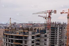建筑房屋及起重机