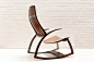 Rocking Chair No. 1核桃木质摇椅设计-实心胡桃木的座位和靠背带来了温暖手形的感觉，一个令人难以置信的用户体验---酷图编号1111760