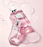 DIOR迪奥真我香水系列 - 女香 - 香氛 | DIOR : DIOR迪奥官方网站。探索Christian Dior男士和女士时装、香水和配饰的世界。DIOR迪奥真我香水系列 Dior迪奥真我系列香氛极具女性气质，致敬于Dior迪奥先生对花卉的无限热情。 融汇Dior迪奥香氛世家的珍稀花材，构成馥郁谐美的繁花香调。