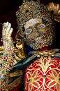 这些浑身镶满珠宝的骷髅在古罗马墓穴待2000年_时尚_奢华_珠宝_YOKA时尚网