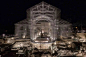 意大利艺术家Edoardo Tresoldi_建筑 : 因用金属丝网创作建筑雕塑 设计了一座被称为“建筑的幽灵”的金属丝网建筑 在设计现场，Tresoldi将镀锌铁丝结构 给这座具有肃穆感的建筑雕塑增添了不少活力 有人…