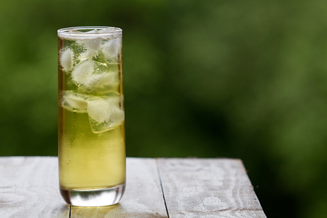 Green-tea-with-ice-i...
