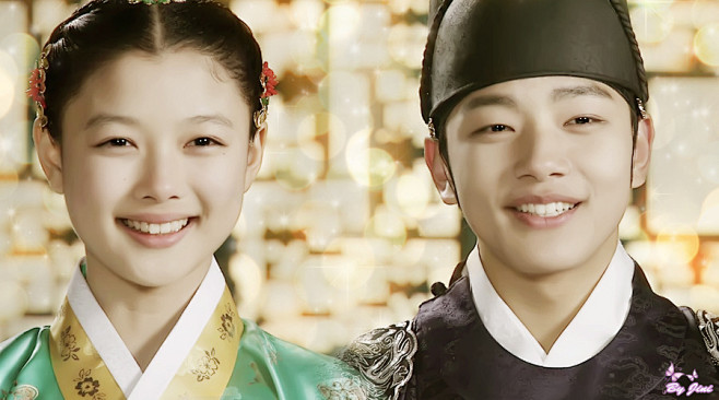 拥抱太阳的月亮烟雨和李暄小时候