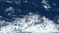 蓝天白云海水浪花壁纸高清素材 壁纸 浪花 海水 白云 蓝天 背景 设计图片 免费下载