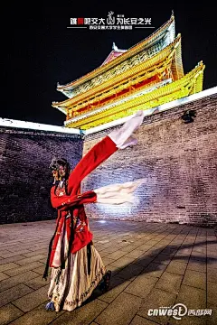 高清：“跳舞吧交大”第三季 高难度动作获赞_教育_腾讯网
