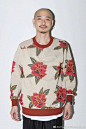 【WACKO MARIA 2020 春夏系列 Lookbook 正式发布】全新系列 WACKO MARIA 再次展现对动物斑纹、合身剪裁与日式运动风格的热爱，将其转置在适合春夏两季的商品上，推出了包括有著各式各样大胆图案的满版印刷短袖衬衫、日本传统服饰半缠、刺绣中国风开襟衬衫与蛇纹短裤等等。#HB时装# 详情请点击： ​​​​...展开全文c