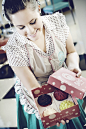 Sweez - Sweet & Freezing : Open a modern business, that allied gastronomy and redemption of weakened values. This is the idea behind Sweez. From decor to uniforms, everything is allusive to the nostalgic 1950's in Sweez, name originated at the junctio