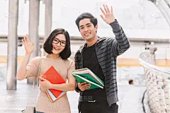 快乐的同学们向你挥手问好
