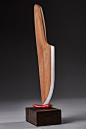 Skid, couteau en bois et carbone fait main par Lignum - Journal du Design : La société allemande Lignum vient de développer un couteau composé à 97% de bois et à 3% d’acier carbone. Ce concept permet à la société de produire jusqu’