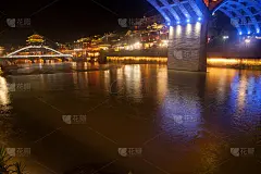 夜景凤凰城(凤凰古城)。