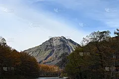 荷达卡山在仲秋