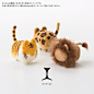 woonya【lion】 : ［wool ・ nyanko］羊毛フェルトのフワフワにゃんこ、“woonya”。シンプルでも、かわいらしく。一匹一匹丁寧にチクチクつくっています。机の上、玄関、テレビの上など、あなたのおうちにも一匹いかがですか？※woonya【lion】は、ライオンをモデルにした既製品です。※色・柄を指定して世界に一つのオリジナルwoonyaを制作する　サービスもございますので以下をご確認ください。　woonya【オーダーメイド】¥5,500　http://www.creema.jp/exh