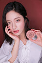 3CE MOOD RECIPE FACE BLUSH #MONO PINK : 사려 깊은 #분위기공작소  차분한 듯 화사한 모노 핑크 컬러가   고급스러우면서도 트렌디한 무드를 표현합니다.