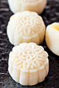 Snowy Mooncake - RISE : This snowy mooncake using easy to prepare home made style dough with low fat green bean paste that seasoned with Korean Pomelo honey. Enjoy and share.   Instructor: Chef Max Wu  