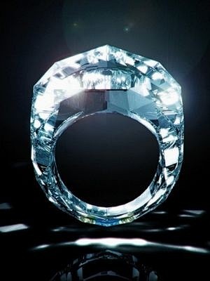 世界上第一只全钻戒指，售价6800万美元...