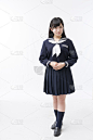 一个穿着水手服的女生