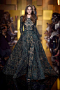 夜幕降临后的精灵王后。Elie Saab - Haute Couture, Fall / Winter 2015。