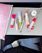Photo shared by Glossier on November 30, 2024 tagging @glossier. 可能是包含下列内容的图片：安全带、护手霜、铅笔盒和文字.