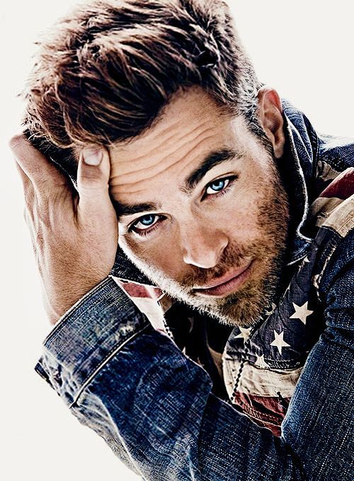 Chris Pine...oh my w...