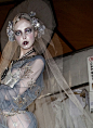 Backstage John Galliano F/W 2009, This is an amazing look. The tulle, makeup, flowers, a lot of possibilities