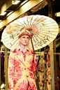Gucci Fall 2017 Ready-to-Wear Fashion Show Details : See detail photos for Gucci Fall 2017 Ready-to-Wear collection.