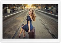 金发女郎，城市街头摄影超高清壁纸，适用于 4K 超高清宽屏台式机、平板电脑和智能手机